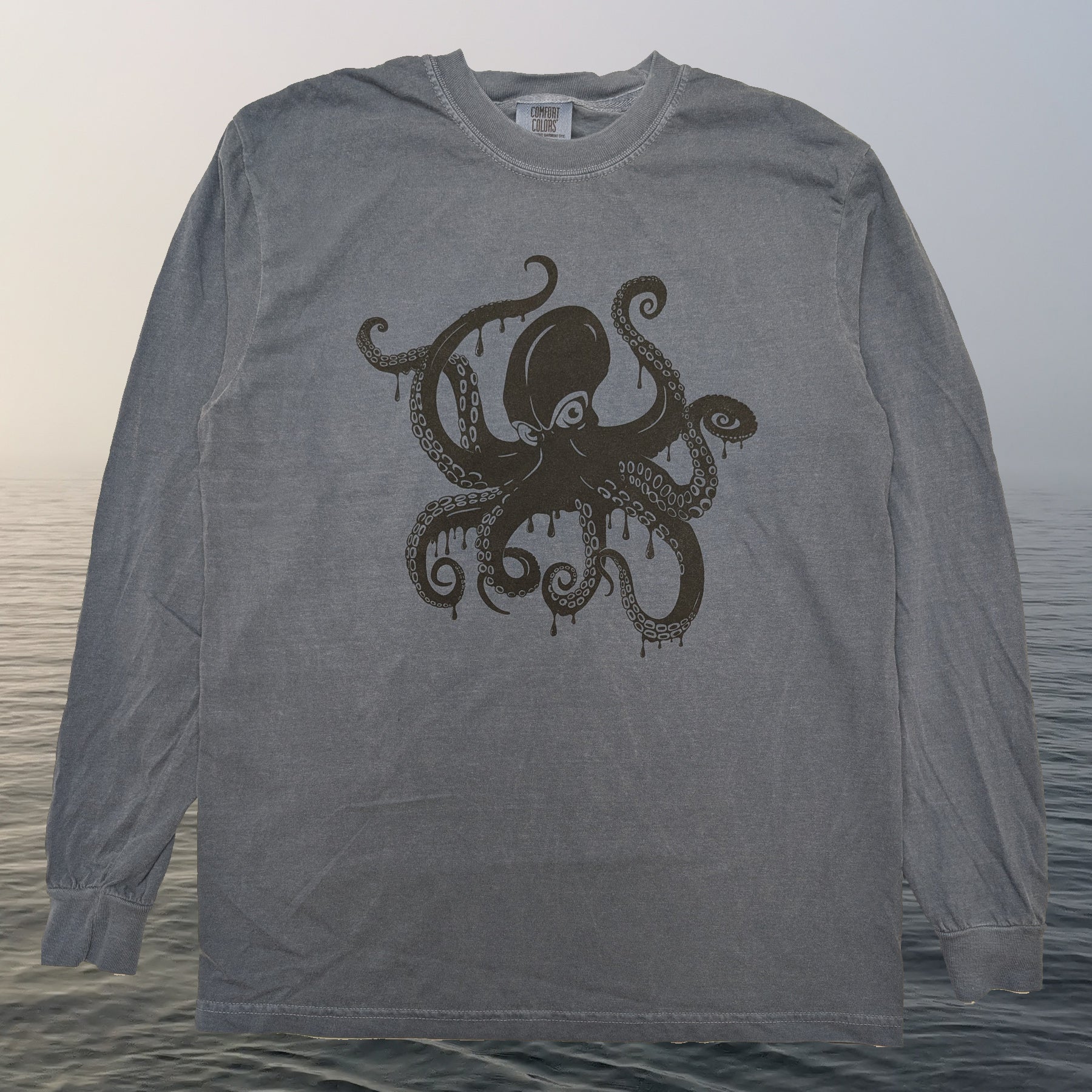 Adult Unisex Giant Pacific Octopus Long Sleeve t-shirt