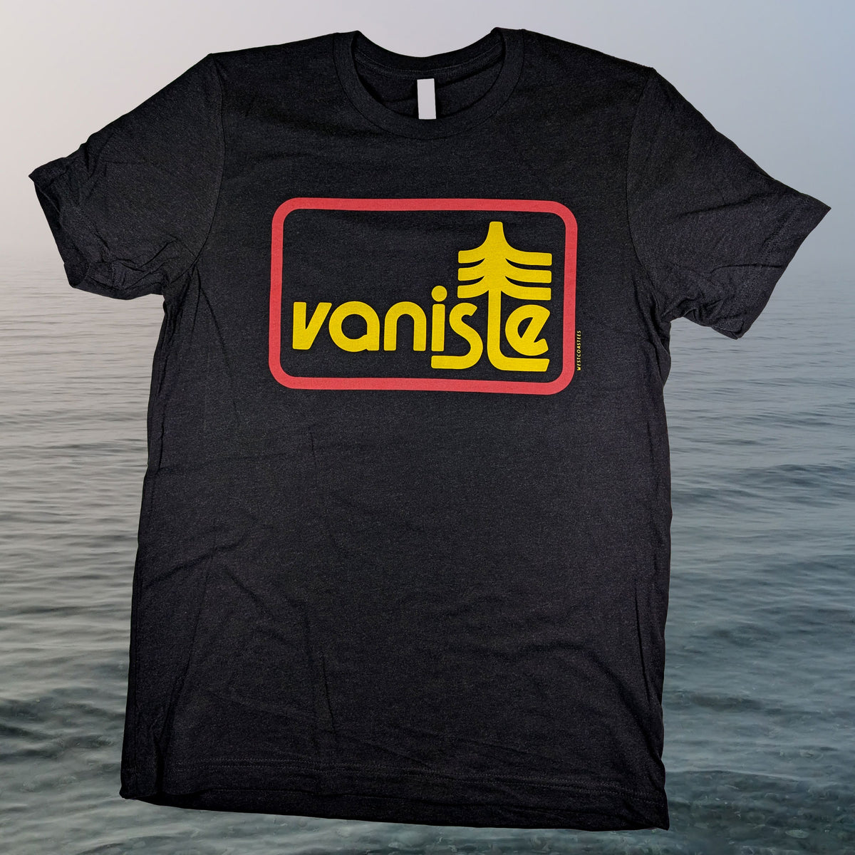 Adult Unisex Retro Isle T-shirt